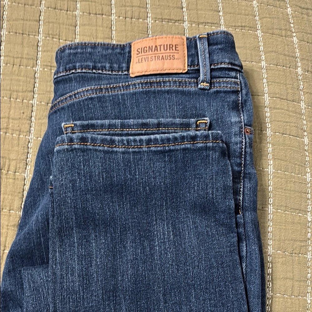Levi Strauss Blue Denim Jeans Women’s Mid-Rise Straight Leg size 10 long